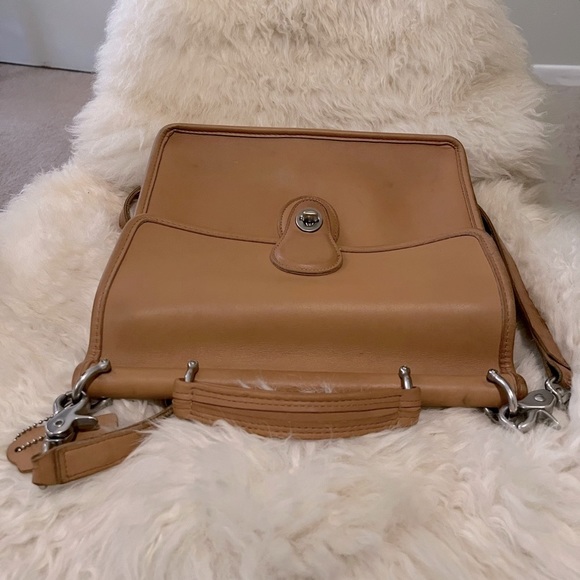 Vintage Coach Willis Crossbody Bag Camel Nickel 9927 - Picture 3 of 10